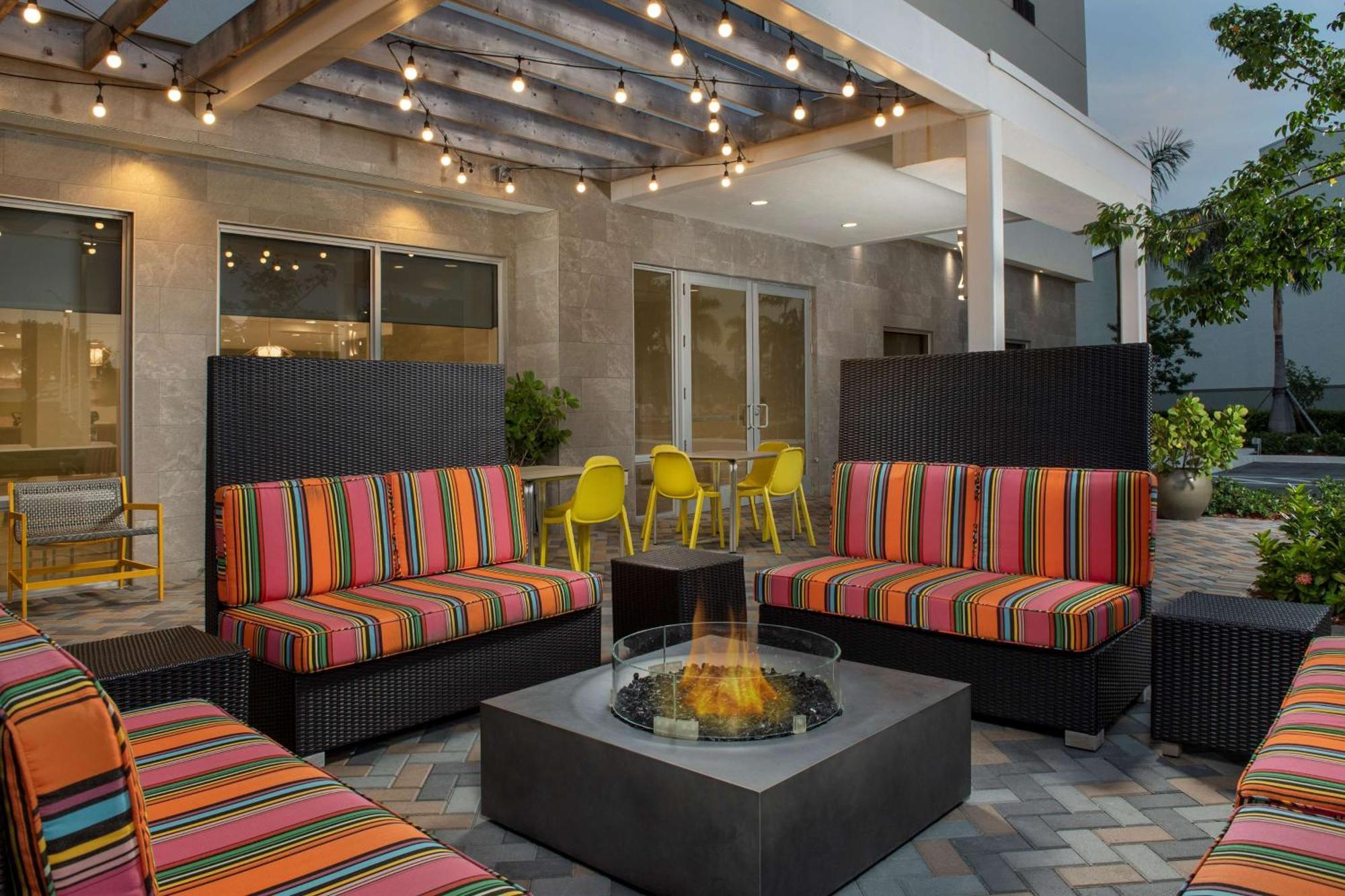 Home2 Suites By Hilton Miami Doral West Airport, Fl ภายนอก รูปภาพ